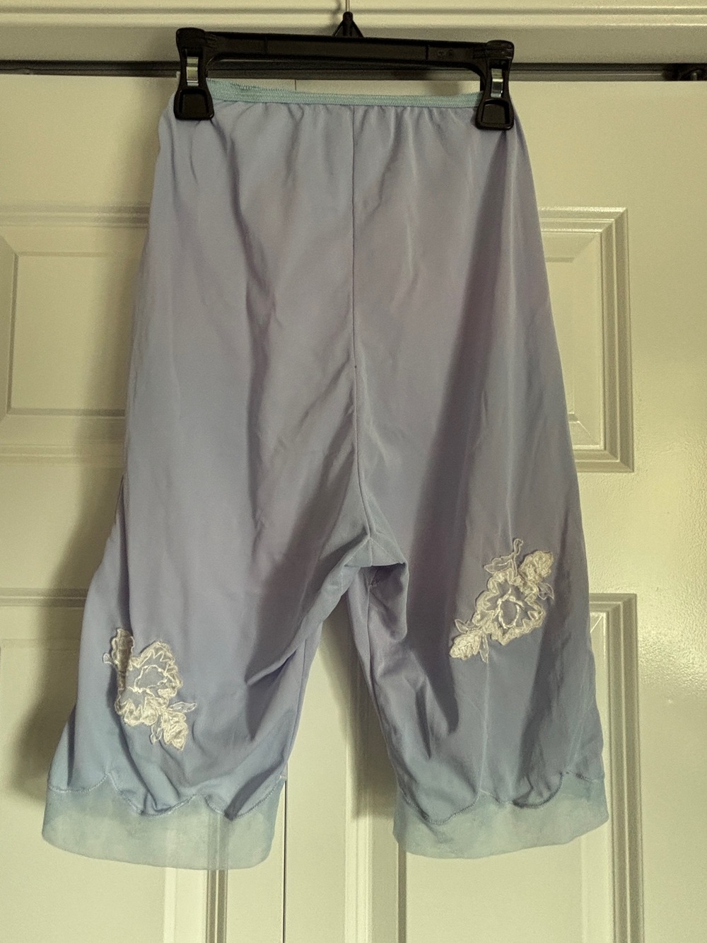 70s VTG Periwinkle Embroidered Tap Pants / Bloomers